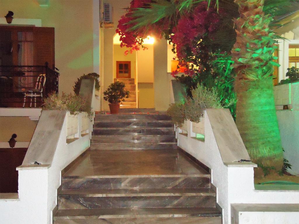 Sweetmemory Hotel Agia Marina  Exterior photo